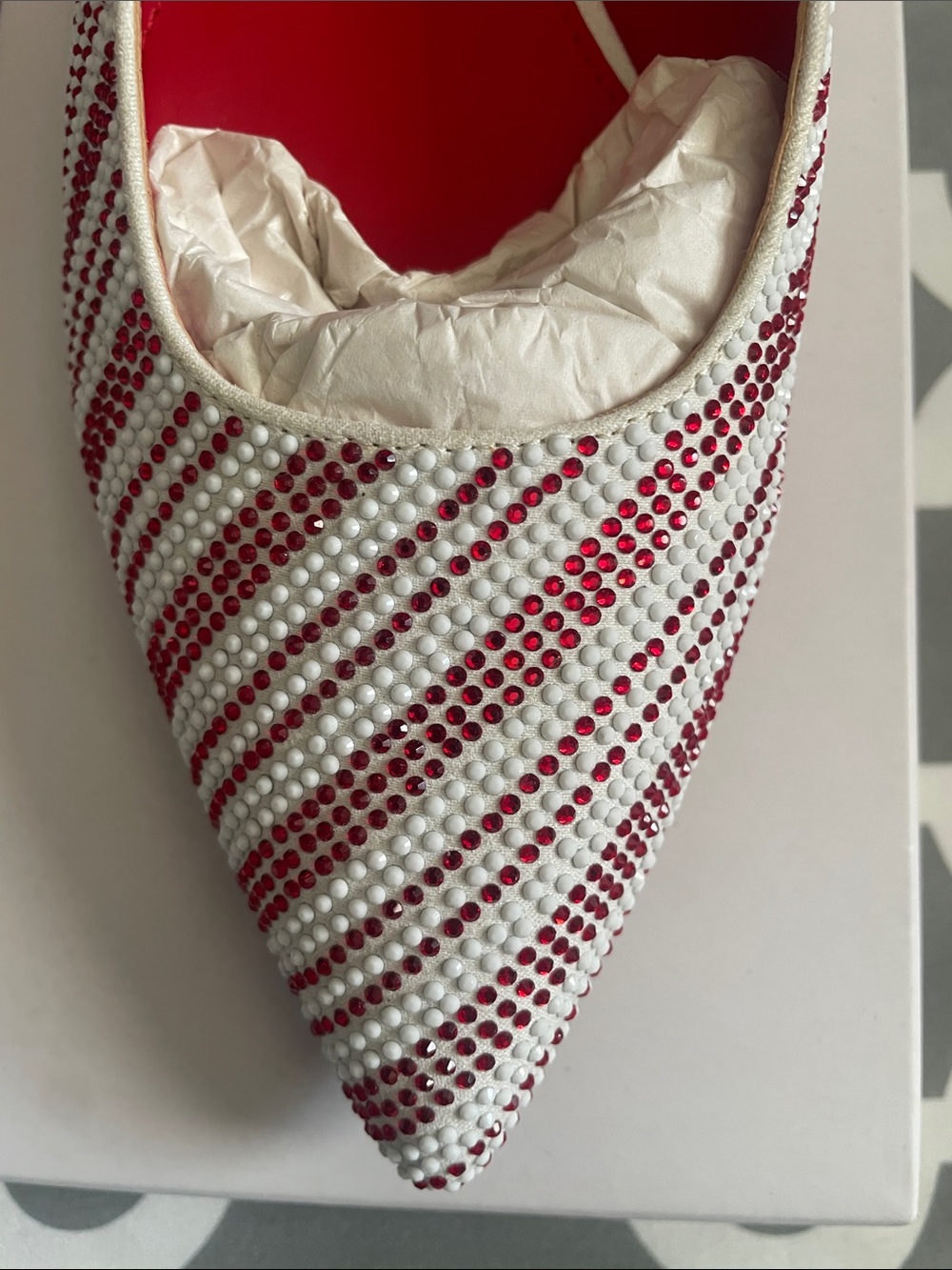 HTF Katie Perry Flats “ The Hollie Ballet “
Holiday inspired size 9 - Picture 4 of 7